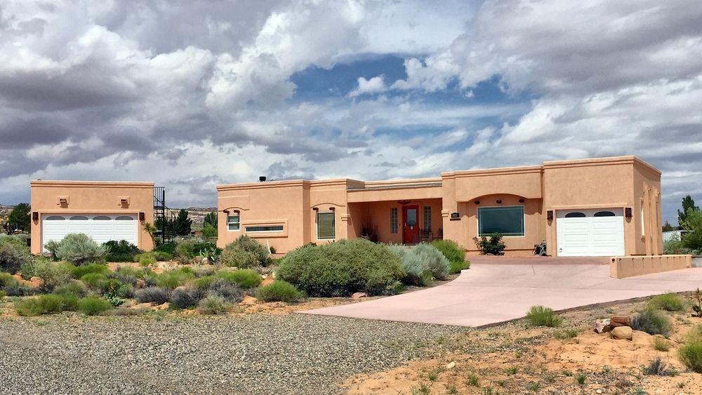 Dreamkatchers Lake Powell Bed & Breakfast Big Water Exterior photo