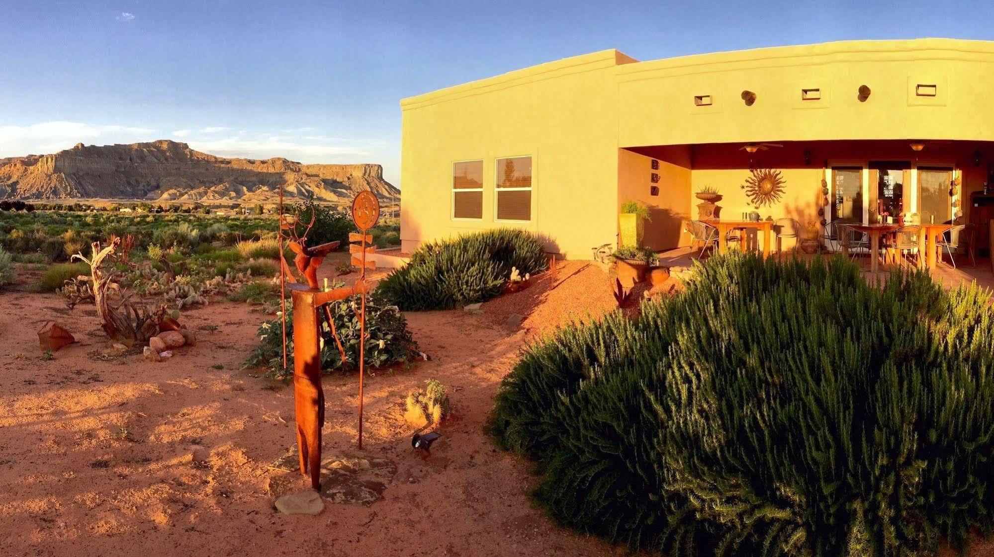 Dreamkatchers Lake Powell Bed & Breakfast Big Water Exterior photo